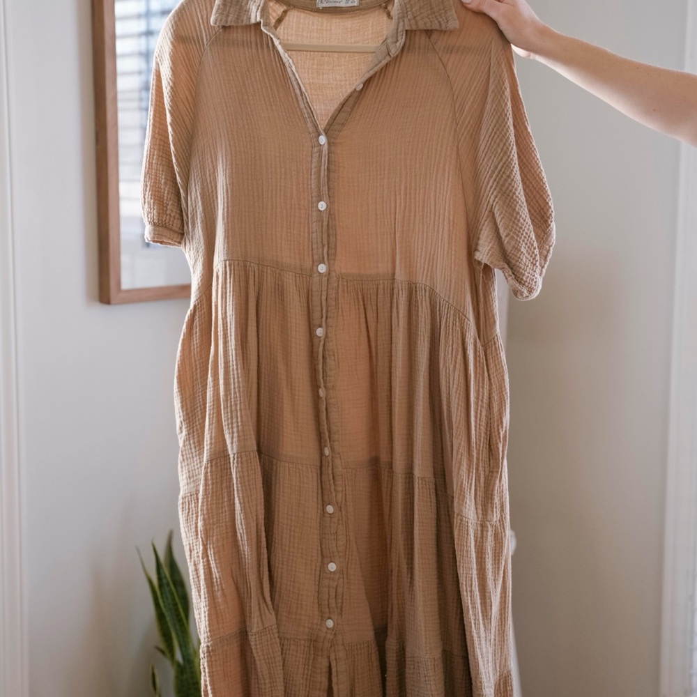 Relaxed Button-Front Midi Dress in Tan